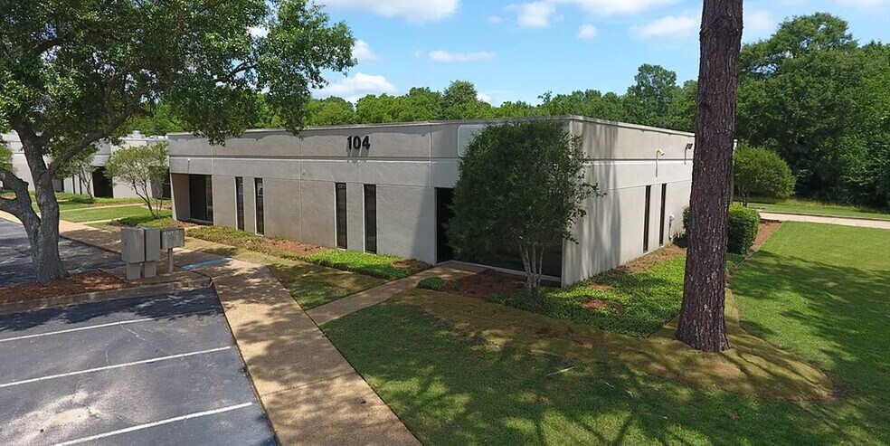 More Photos Of 100 - 104 Business Park Dr, Ridgeland Office For Sale