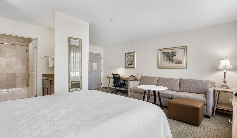 More Photos Of 1611 Airport Commerce Dr, Austin Hotel For Sale