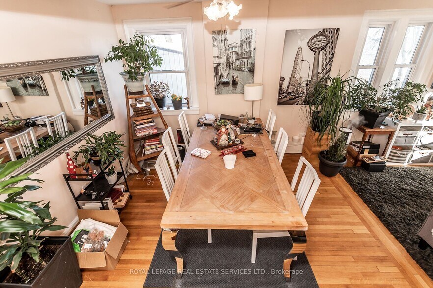 More Photos Of 2707 Lake Shore Blvd W, Toronto Apartments For Sale
