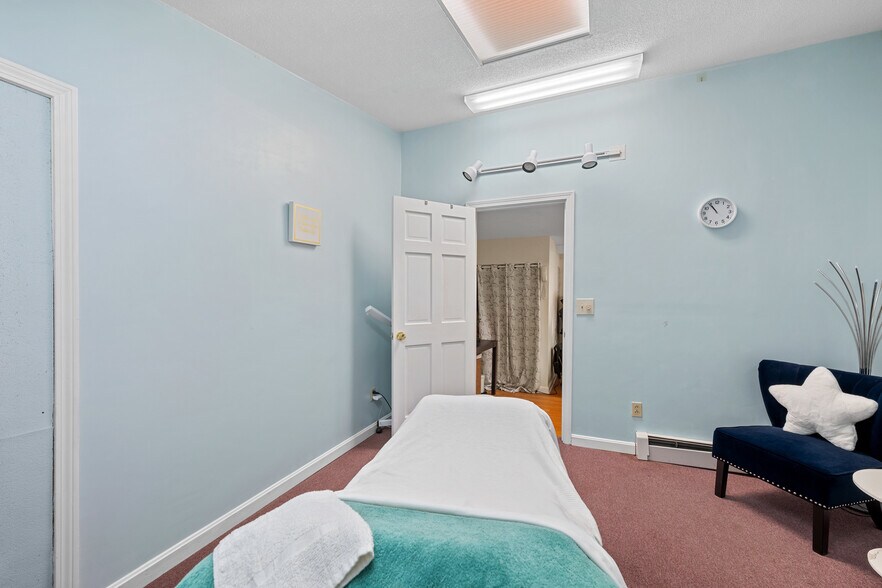 More Photos Of 287 W Boylston St, West Boylston Office For Sale