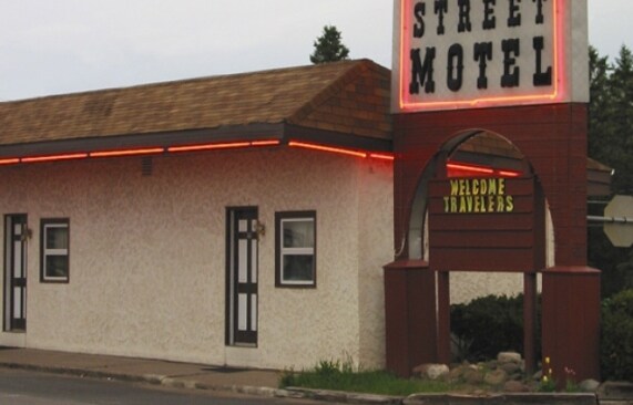 More Photos Of 100 Silver St, Hurley Hotel For Sale