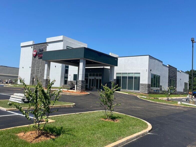 Primary Photo Of 600 W I-65 Service Rd S, Mobile Hotel For Sale