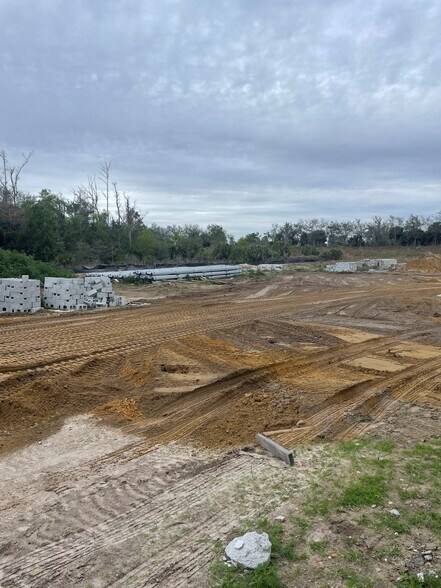 More Photos Of 16109 Lee Rd, Fort Myers Manufacturing For Sale