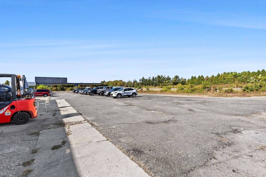 More Photos Of 729 County Road 39A, Southampton Auto Dealership For Sale