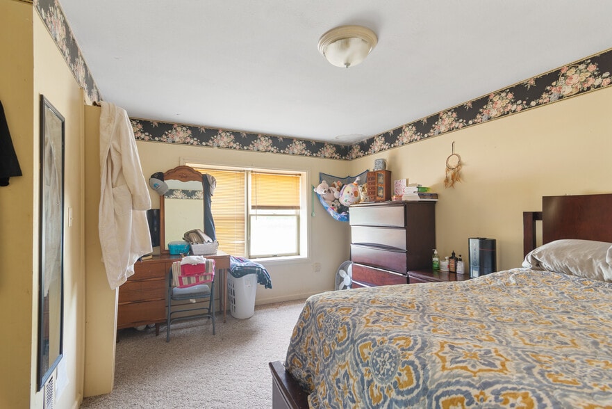 More Photos Of 3279 Emmett Rd, Emmett Multifamily For Sale