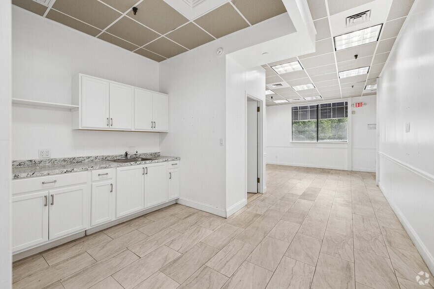 More Photos Of 949-955 Yonkers Ave, Yonkers Medical For Lease