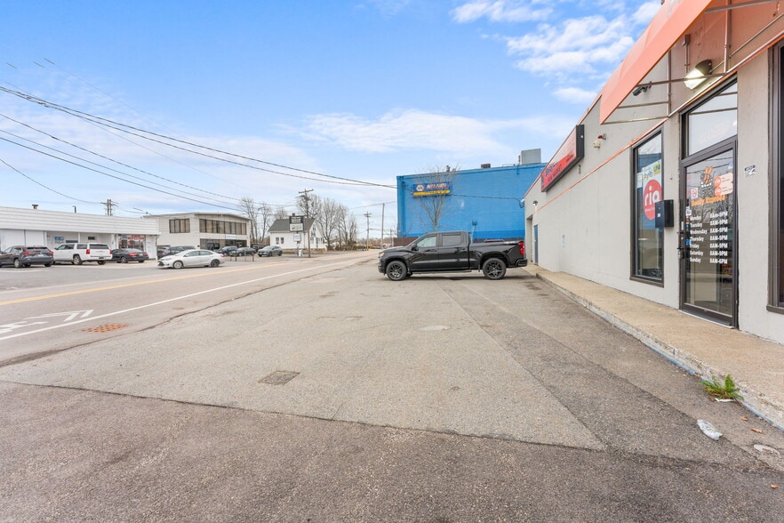 More Photos Of 628 Belmont St, Brockton Freestanding For Sale