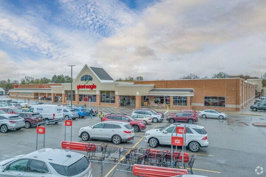 Primary Photo Of 8535 Tanglewood Sq, Chagrin Falls Unknown For Lease