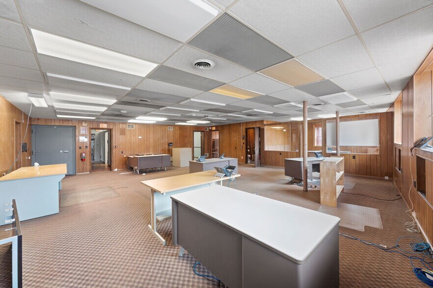 More Photos Of 1072 Main St, West Warwick Office For Sale