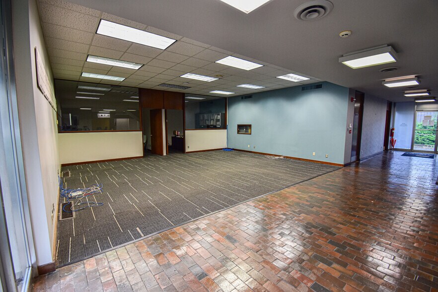 More Photos Of , Tuscaloosa Unknown For Sale