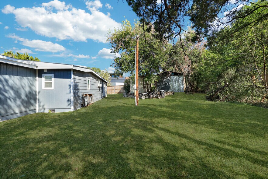 More Photos Of 1016 E Borgfeld Dr, San Antonio Flex For Sale