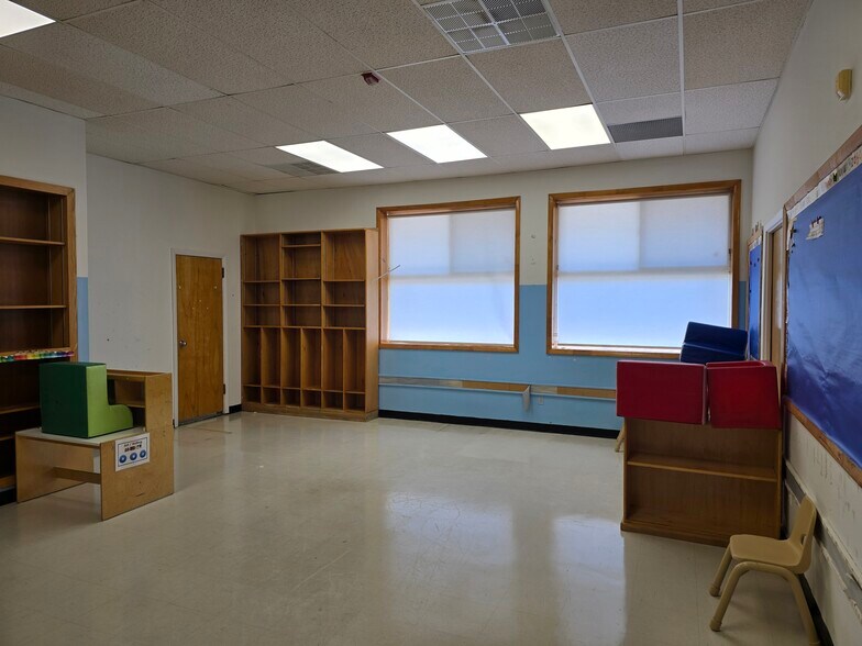 More Photos Of 80 Woodrow Rd, Staten Island Daycare Center For Lease