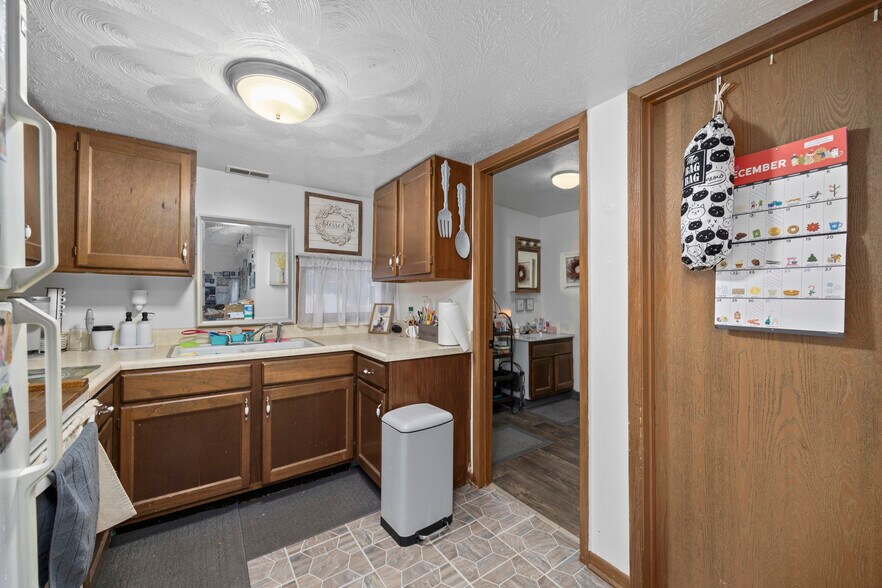 More Photos Of 1801 Croghan St, Fremont Storefront Retail Residential For Sale