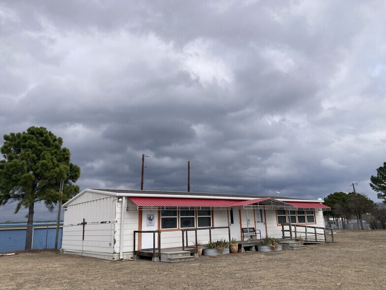More Photos Of 290 Industrial Blvd, Bastrop Self Storage For Sale