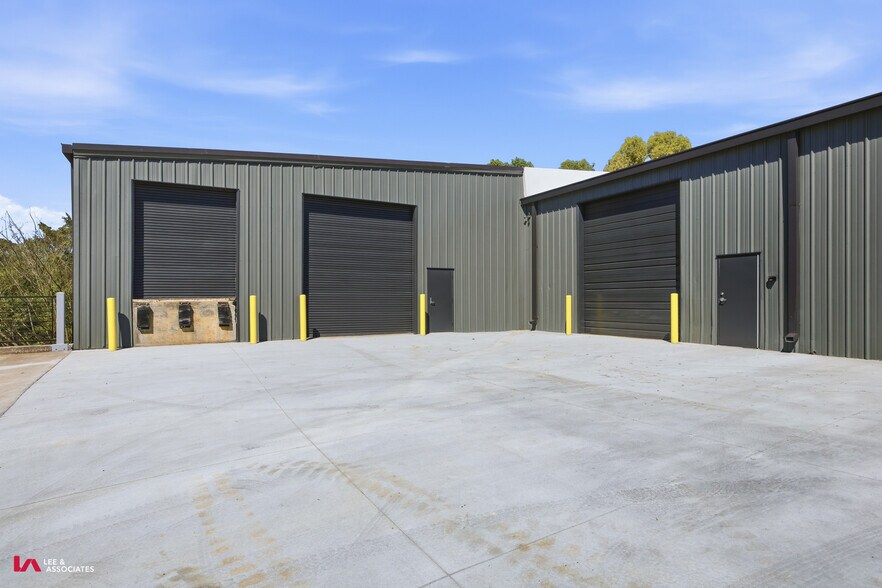 More Photos Of 1500 Union Hill Rd, Alpharetta Manufacturing For Lease