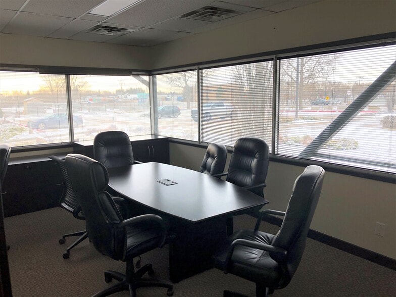 More Photos Of 11211 Winterburn Rd NW, Edmonton Office For Sale