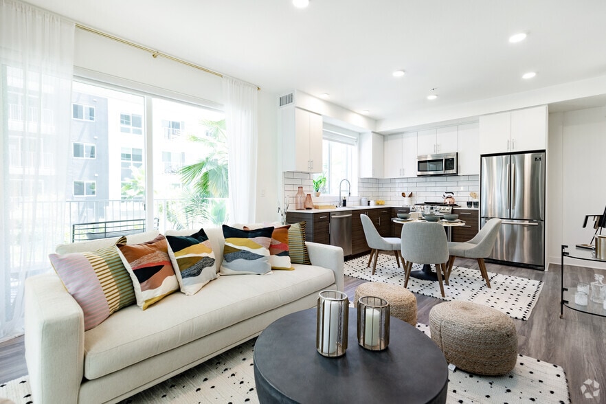 More Photos Of 1331 N Cahuenga Blvd, Los Angeles Apartments For Lease