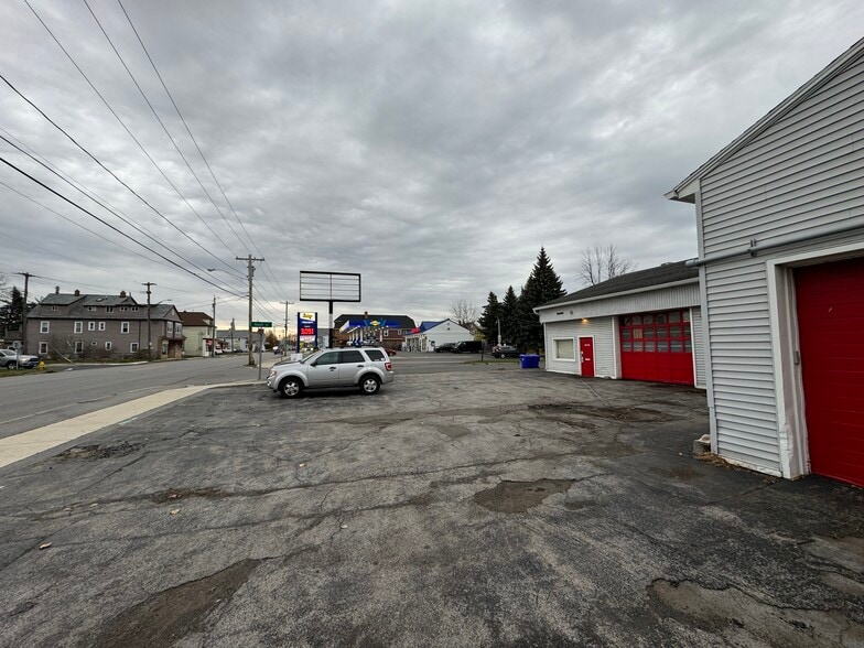 More Photos Of 2085 Clinton St, West Seneca Auto Repair For Sale