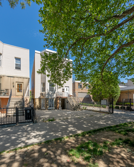 More Photos Of 2166 31st St, Astoria Land For Sale