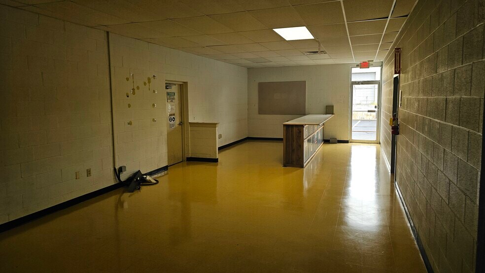 More Photos Of 2420 Grenoble Rd, Richmond Light Manufacturing For Sale