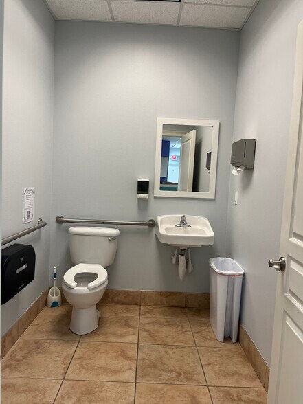 More Photos Of 1383 Providence Rd, Brandon Medical For Sale