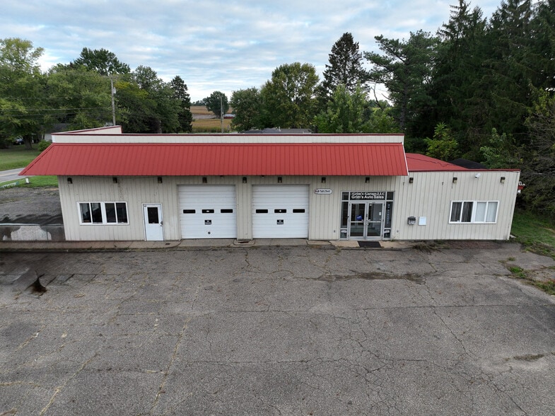 More Photos Of 14695 Lincoln St, North Lawrence Warehouse For Sale