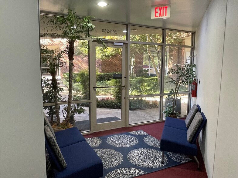 More Photos Of 625 W Centerville Rd, Garland Office For Sale