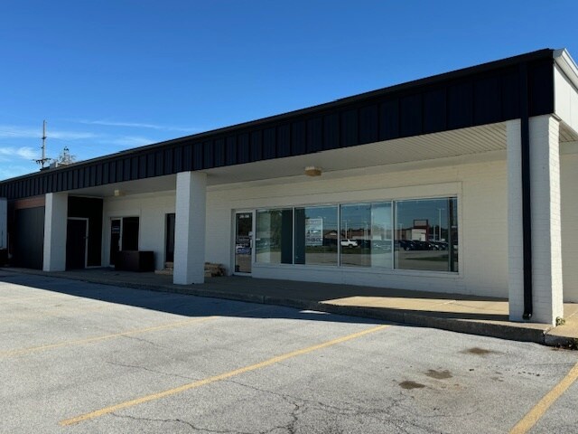 More Photos Of 2540-2550 45th St, Highland General Retail For Lease