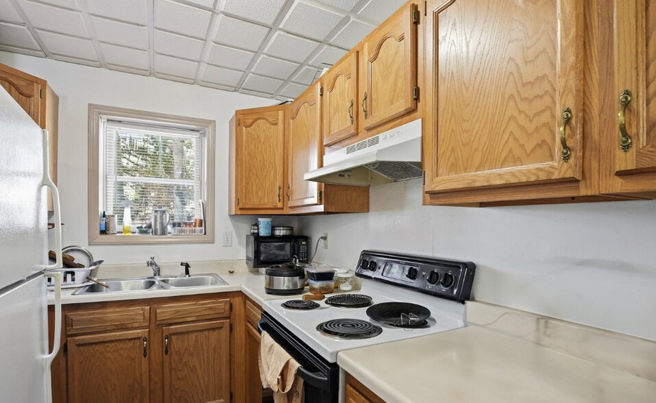 More Photos Of 528 W Main St, Wise Storefront For Sale