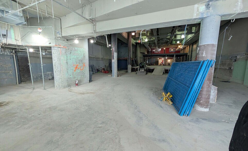 More Photos Of 71-75 Front St E, Toronto Apartments For Sale