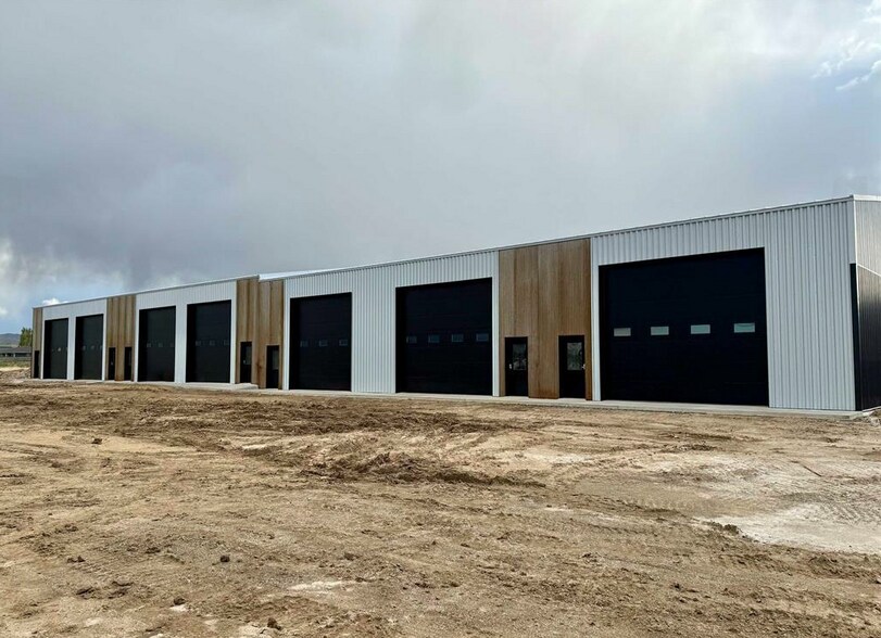 More Photos Of 360 Euskaldun Kalea st, Buffalo Warehouse For Sale