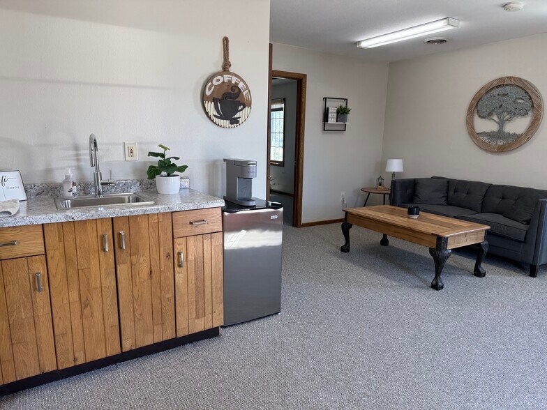 More Photos Of 304 Henriette Ave, Crivitz Office For Lease