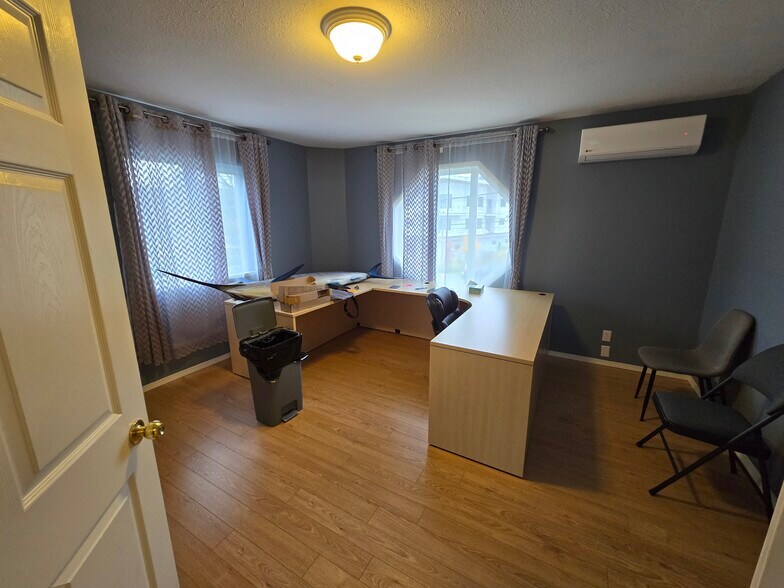 More Photos Of 7184 Lantzville Rd, Lantzville Office For Sale