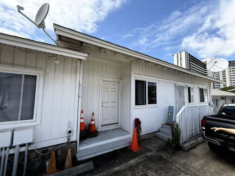 More Photos Of 1424 Gulick Ave, Honolulu Multifamily For Sale