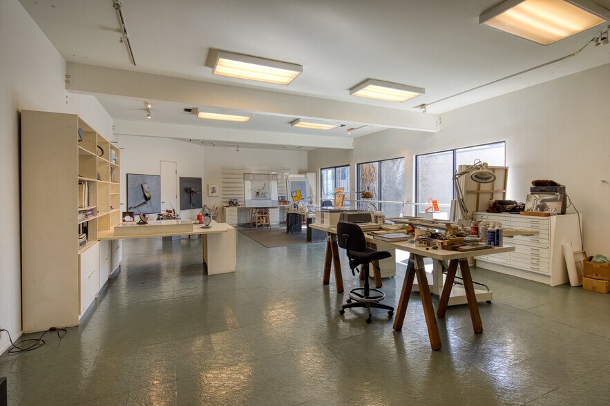 More Photos Of 250 Dore St, San Francisco Light Distribution For Sale