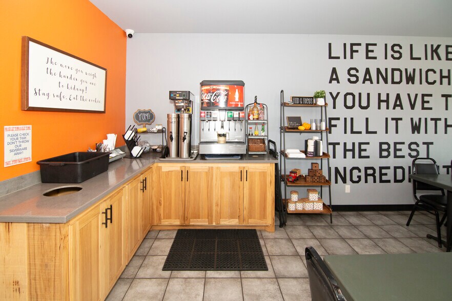 More Photos Of 407 W Main St, Marlow Restaurant For Sale