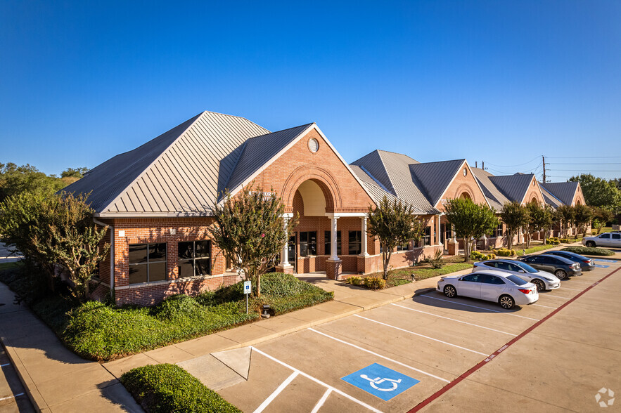 Primary Photo Of 2205-2225 Williams Trace Blvd, Sugar Land Medical For Lease