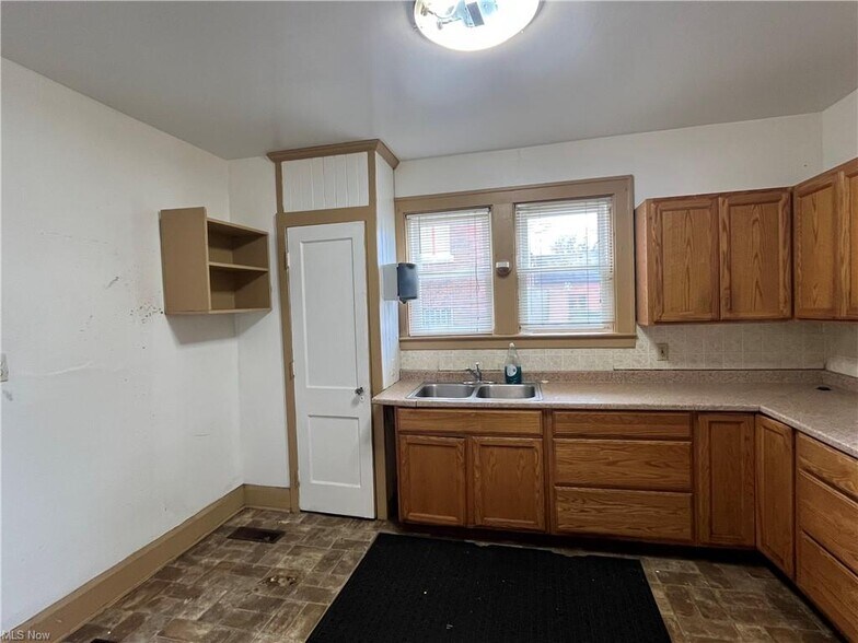 More Photos Of 4125 Station Ave, Ashtabula Shelter For Sale