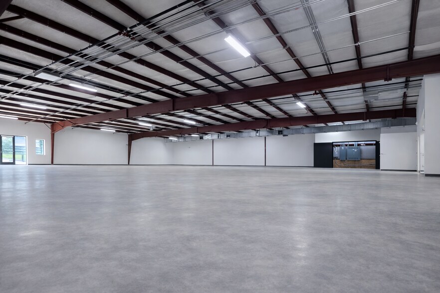More Photos Of 114 S State St, Haw River Manufacturing For Lease