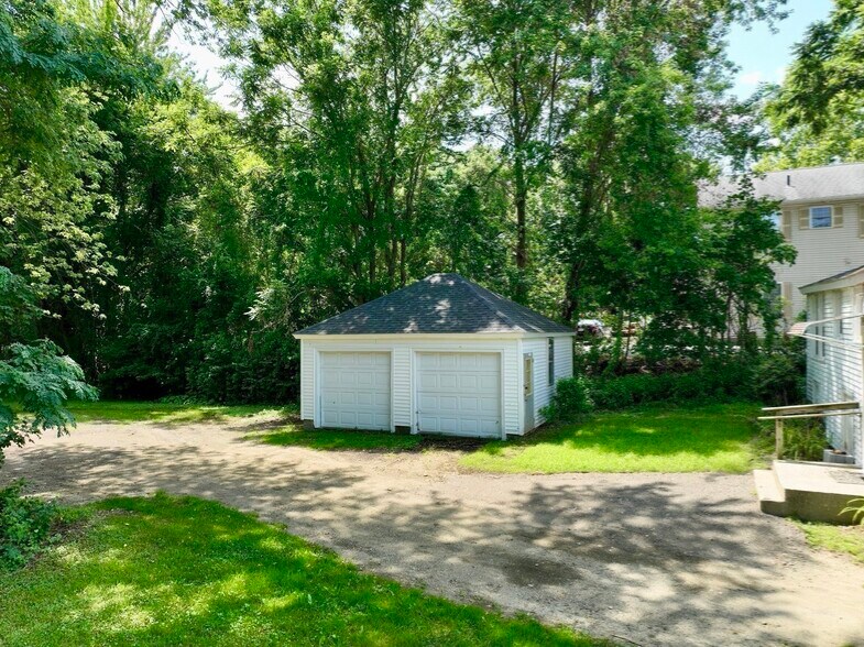More Photos Of 153 Russell St, Hadley Multifamily For Sale