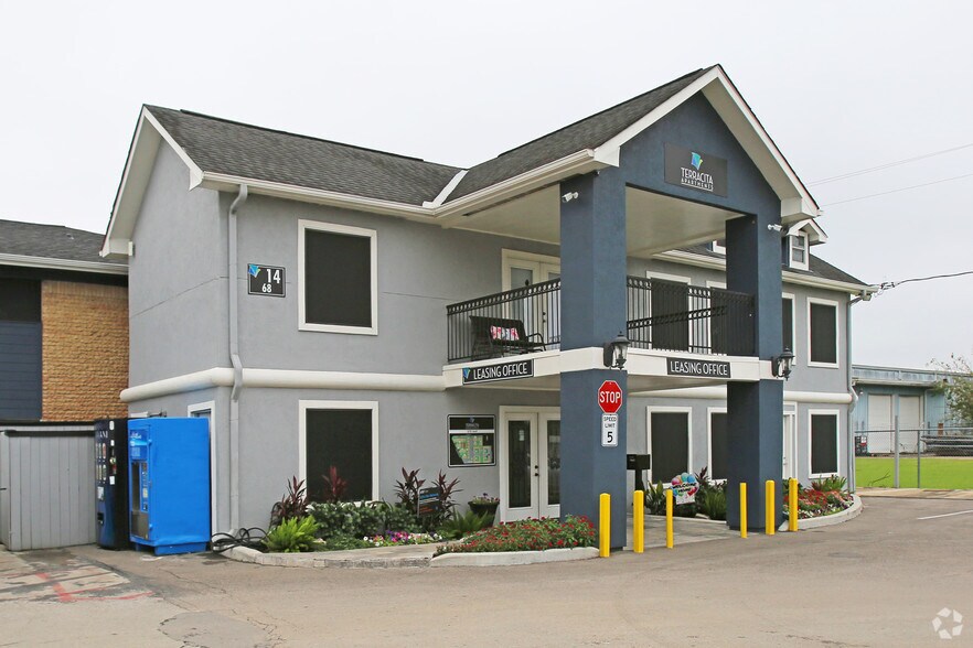 More Photos Of 801 S Allen Genoa Rd, South Houston Apartments For Sale
