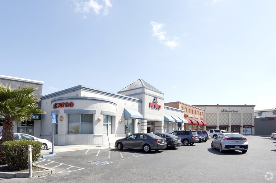 Primary Photo Of 2765-2775 El Camino Real, Santa Clara Freestanding For Lease