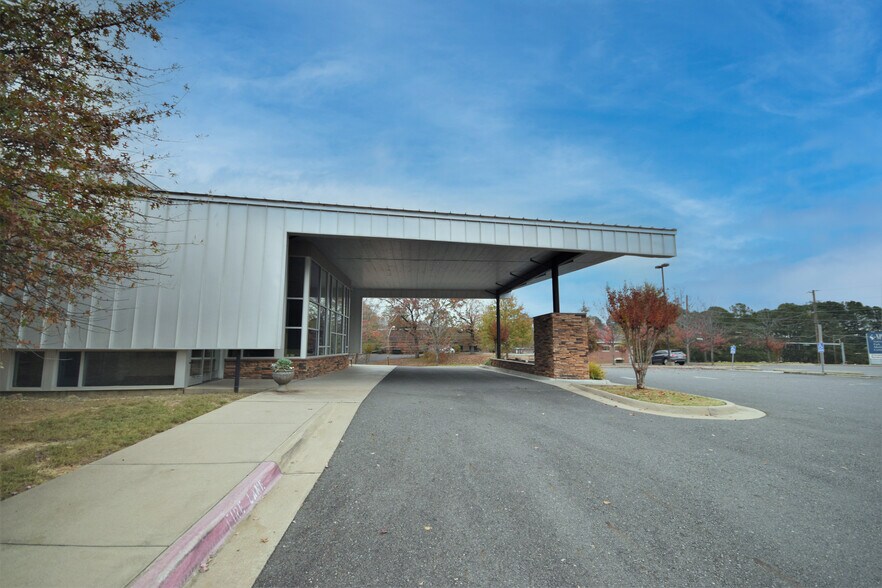 More Photos Of 100 Hollywood Ave, Hot Springs Medical For Sale