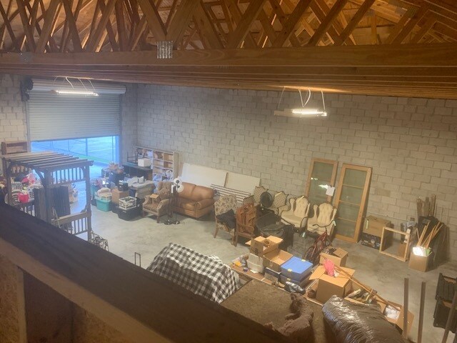 More Photos Of 3037 SW 3rd Ter, Okeechobee Showroom For Lease