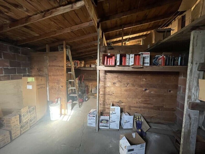 More Photos Of 402 E Main St, Chambers Service Station For Sale