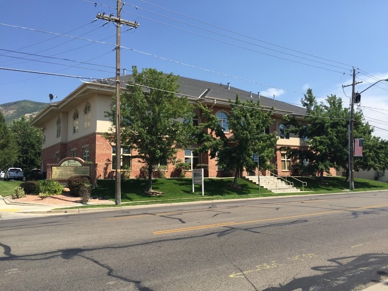 More Photos Of 25 S Main St, Centerville Office For Lease