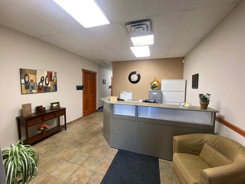 More Photos Of 90-130 Broadway Blvd, Sherwood Park Coworking Space
