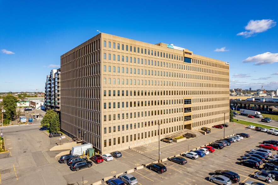 Primary Photo Of 100 Boul Alexis-Nihon, Montréal Office For Lease