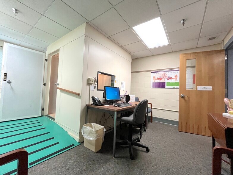 More Photos Of 45 Round Hill Rd, Northampton Office Residential For Sale