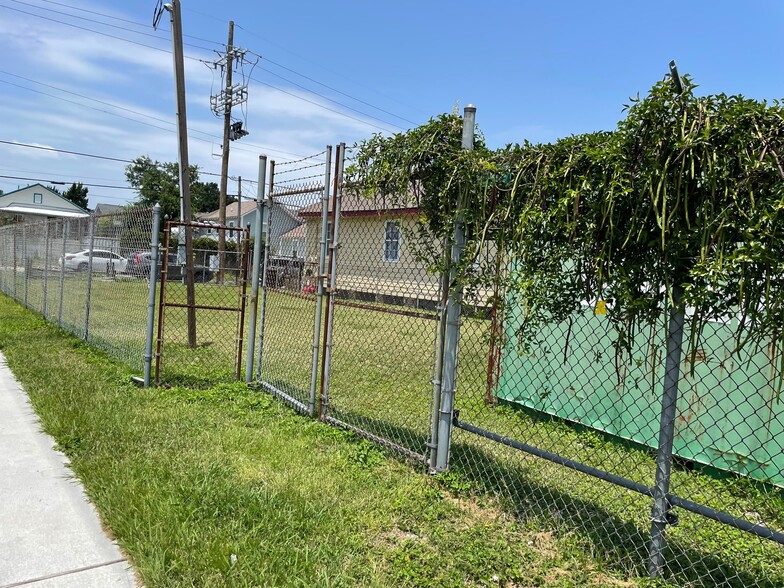 More Photos Of 2400 Delachaise St, New Orleans Specialty For Sale